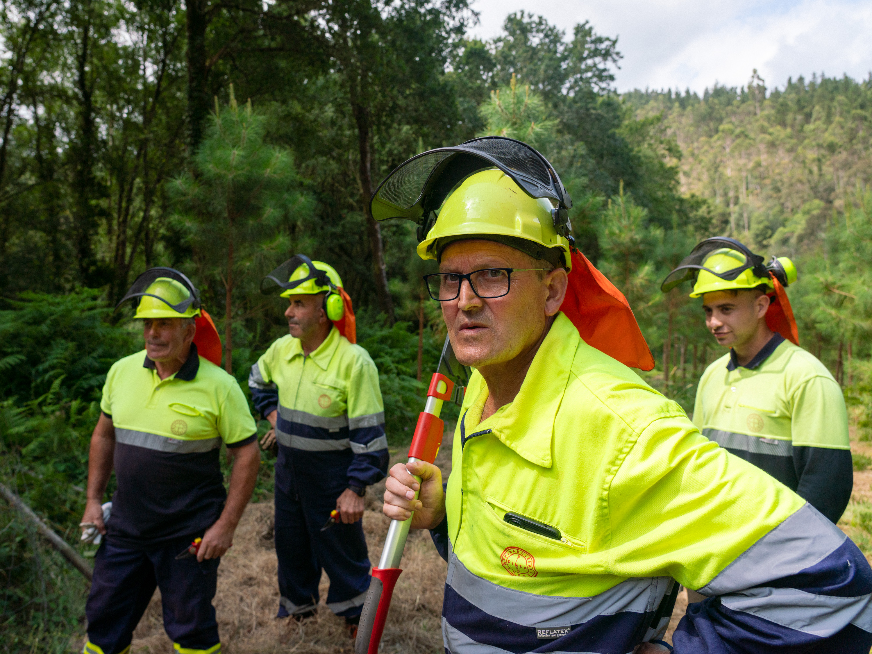 Operarios de Finsa forestal